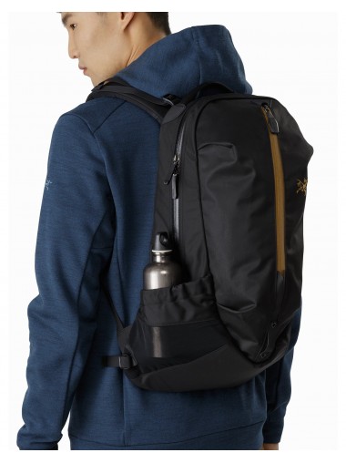 [已售罄] Arcteryx Arro 22L Backpack / 24K Black 